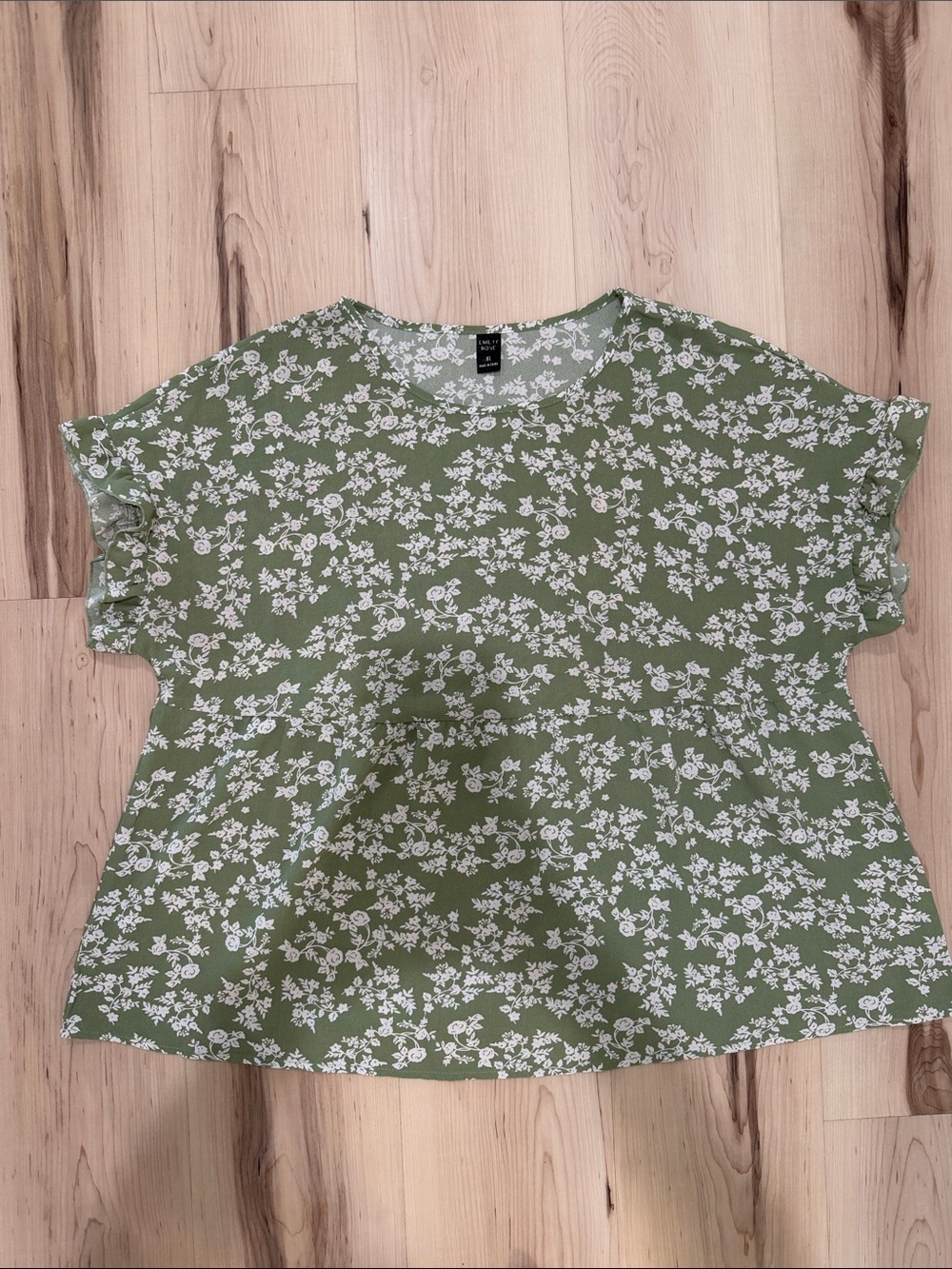 Emery Rose Green and White Floral Peplum Top